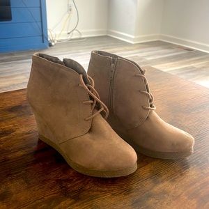 Short brown booties, size women’s 7!